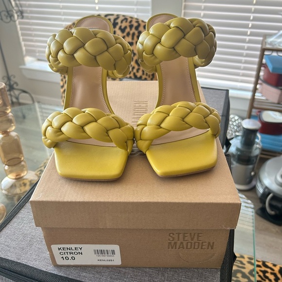 Steve Madden Women's Kenley Citron Sandals - Size 10 NWT - Picture 1 of 5